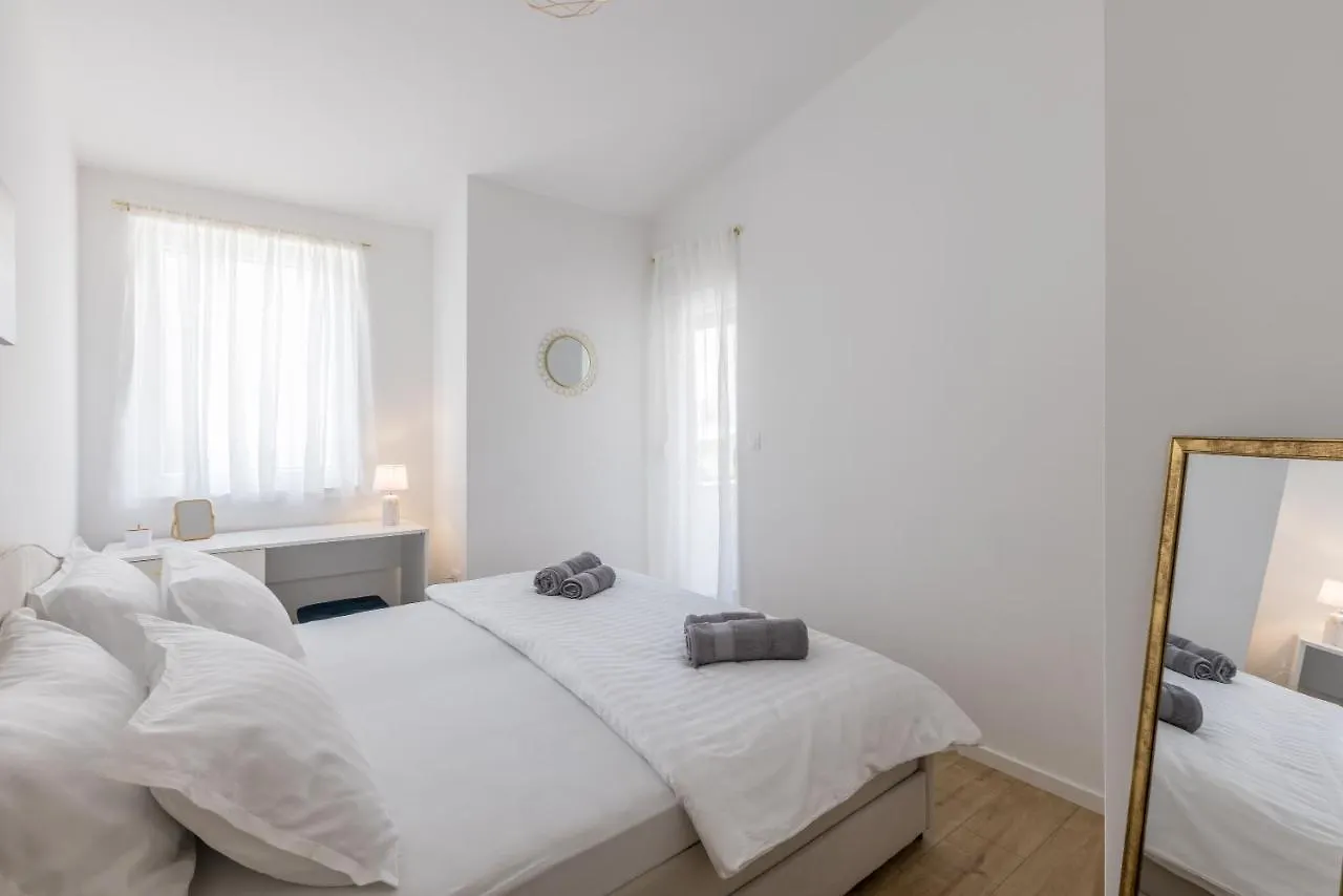 Apartment & Room Ileana 스플리트