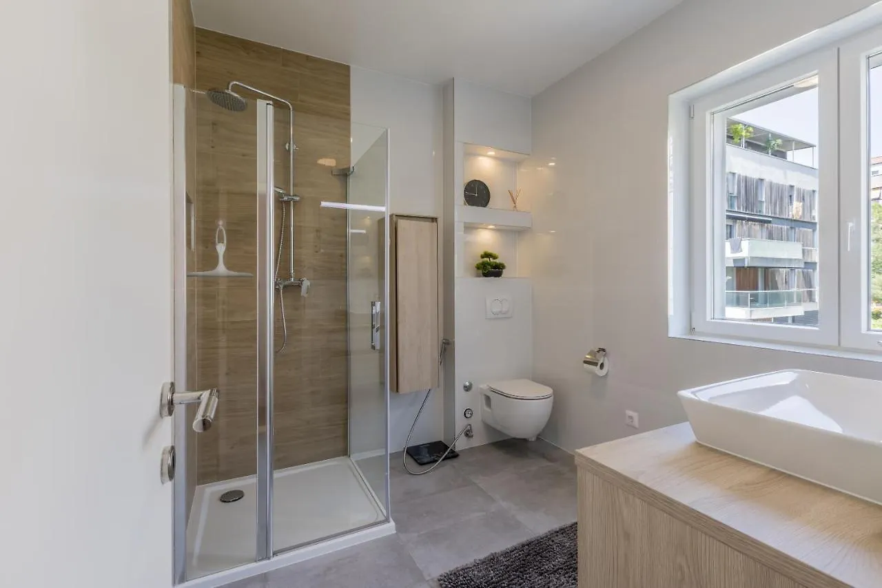 Apartment & Room Ileana 스플리트